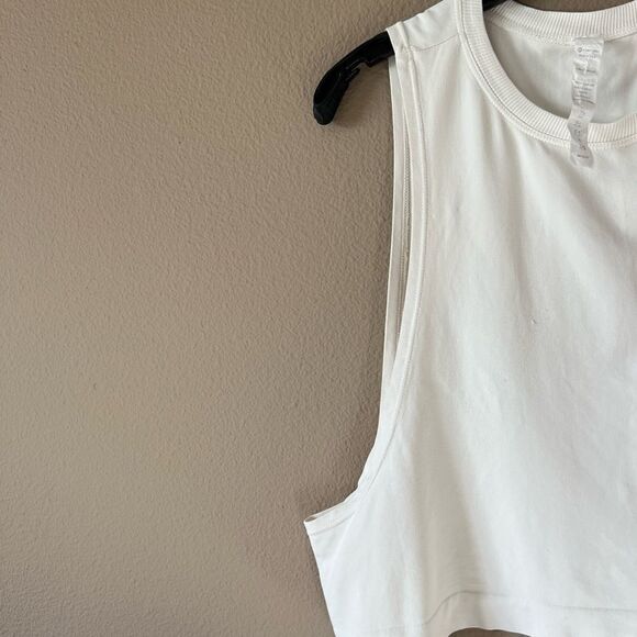 Avocado Go-To Athletic Muscle Tank - Picture 4 of 5